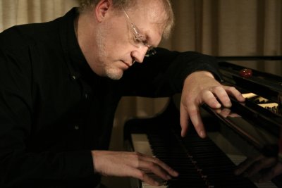 Pianist David Nevue